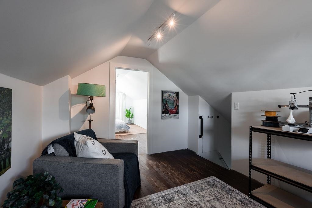 Basement Recreation Room Photo of 2867 E Georgia Street, Vancouver, BC