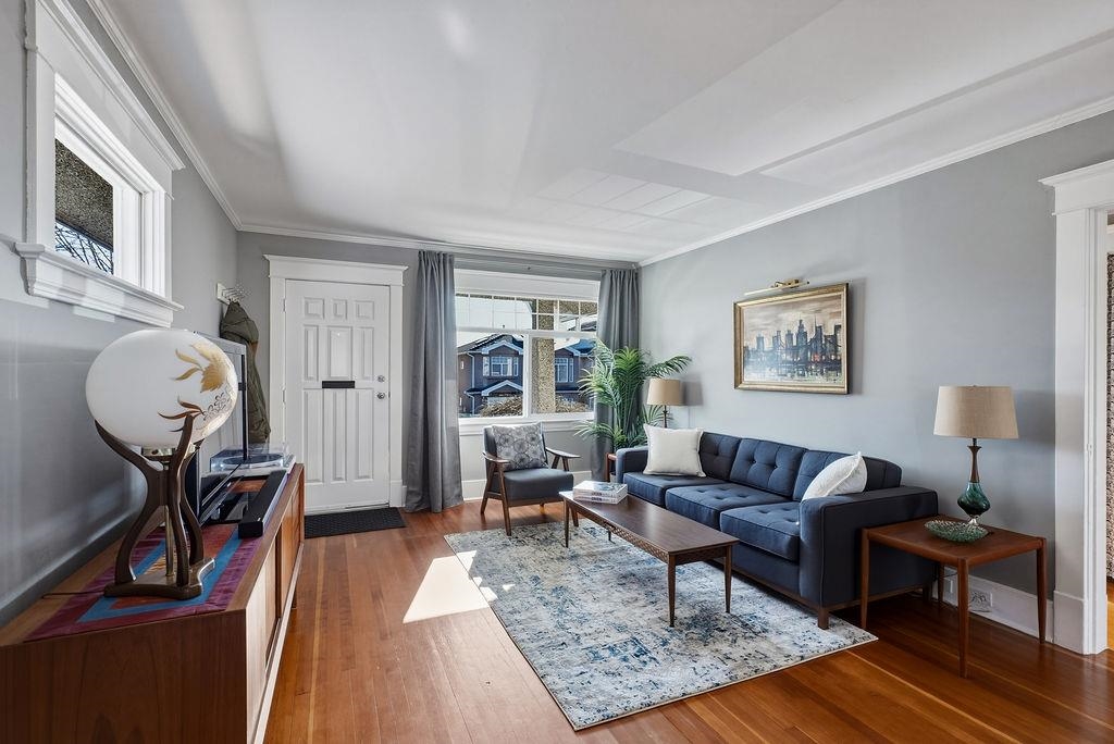 Living Room Photo of 2867 E Georgia Street, Vancouver, BC