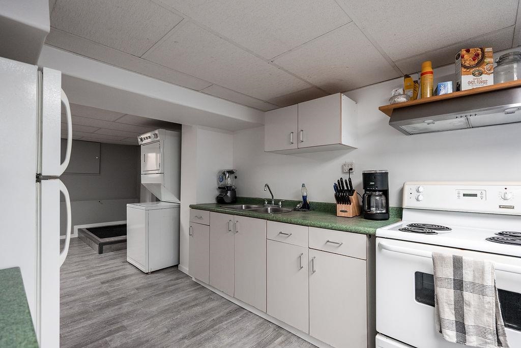 Outdoor Deck Photo of 2867 E Georgia Street, Vancouver, BC