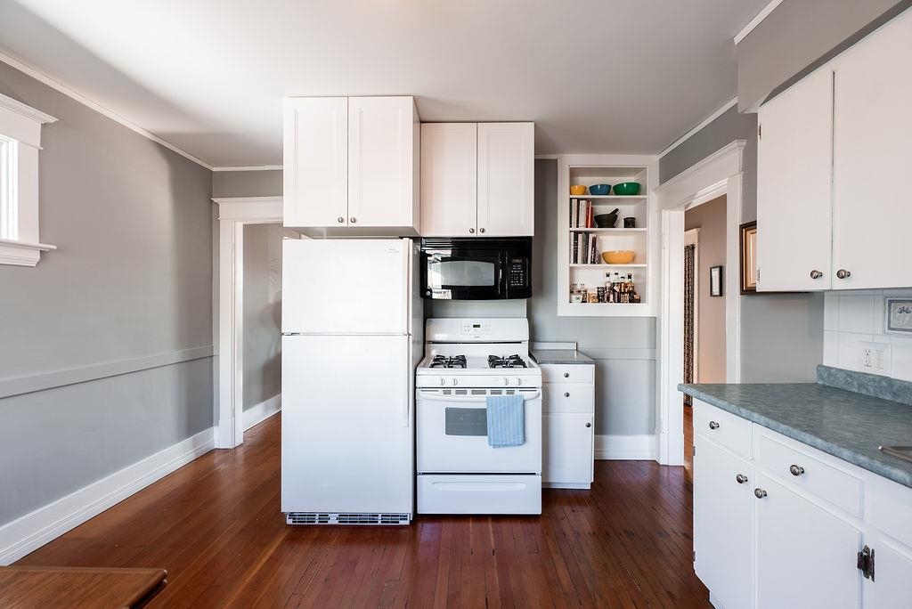 Primary Bathroom Photo of 2867 E Georgia Street, Vancouver, BC