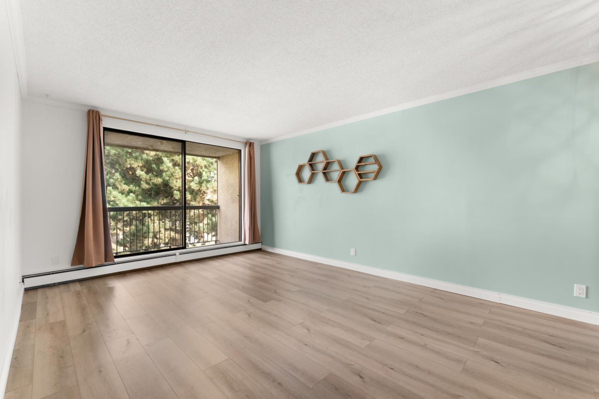 Backyard Photo of 323 8511 Ackroyd Road, Richmond, BC