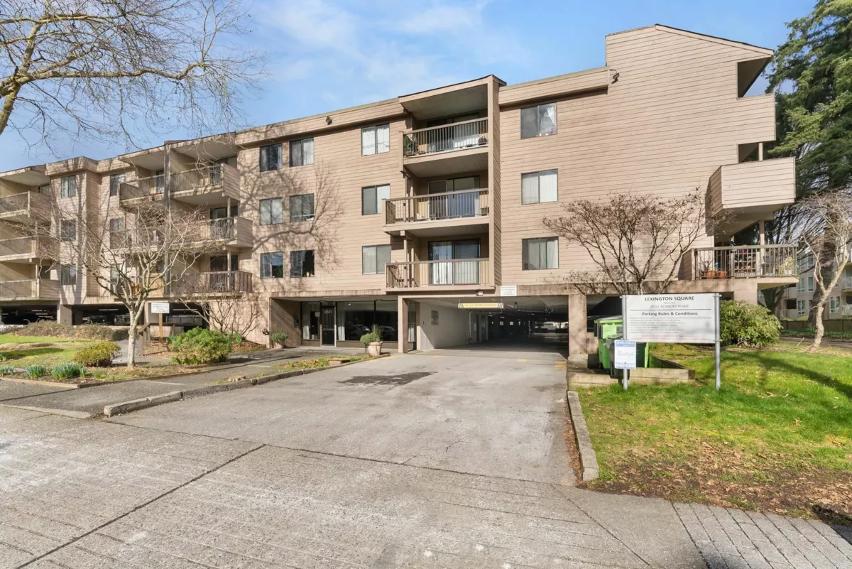 Entry Foyer Photo of 323 8511 Ackroyd Road, Richmond, BC