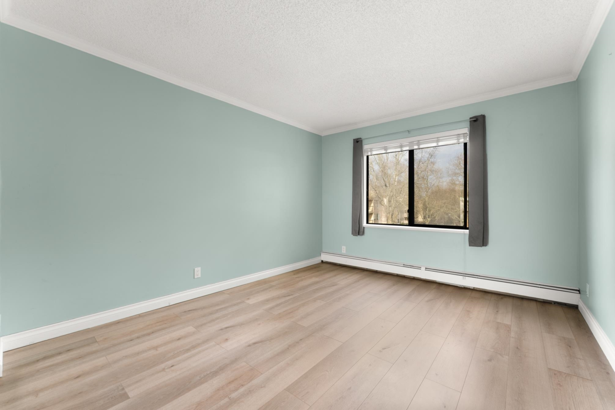 Kitchen Photo of 323 8511 Ackroyd Road, Richmond, BC