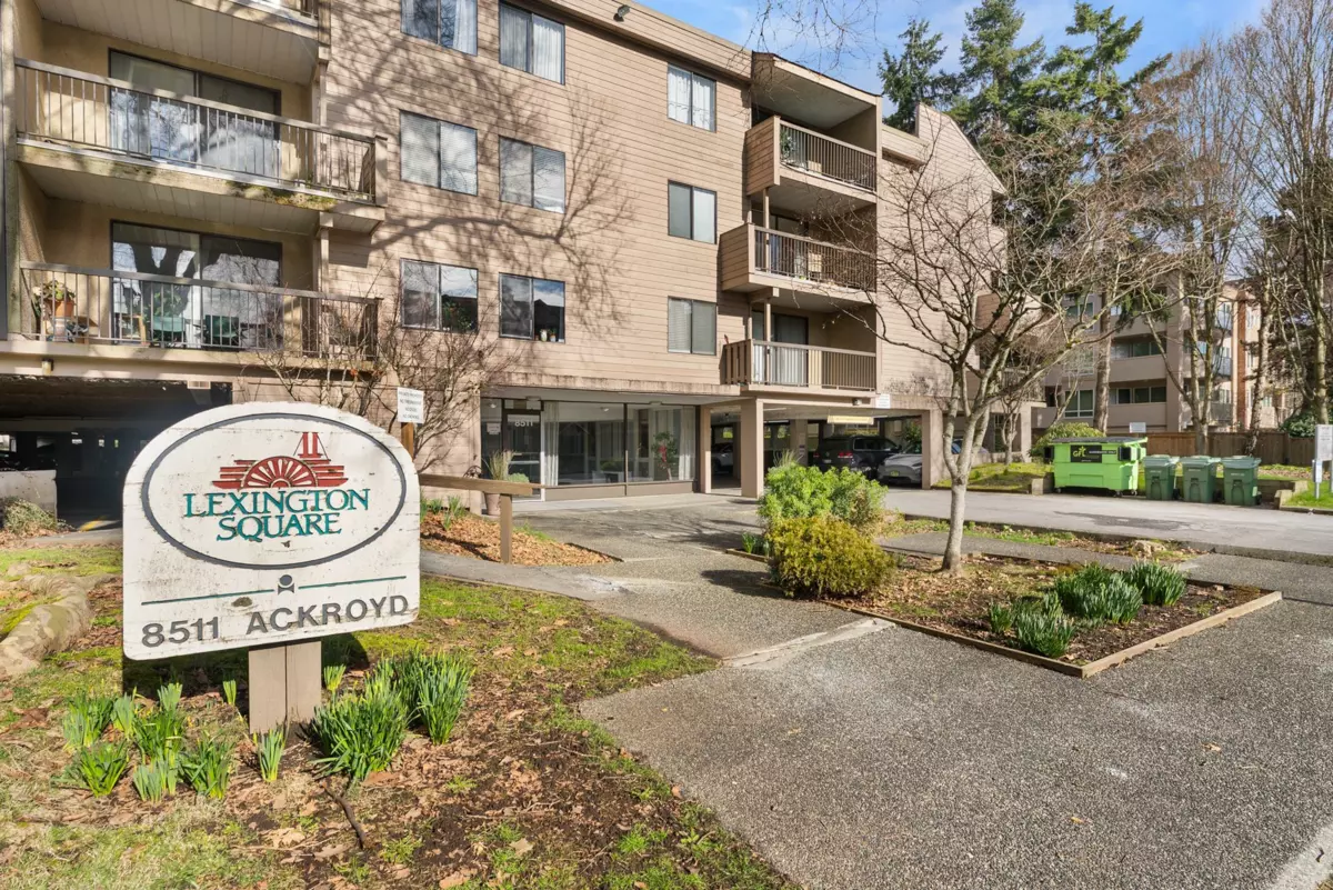 Mudroom Photo of 323 8511 Ackroyd Road, Richmond, BC