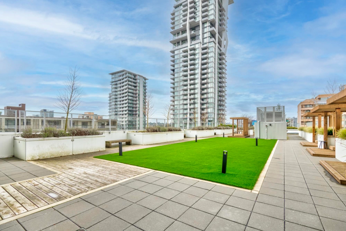 Front Yard Photo of 603 555 Sydney Avenue, Coquitlam, BC