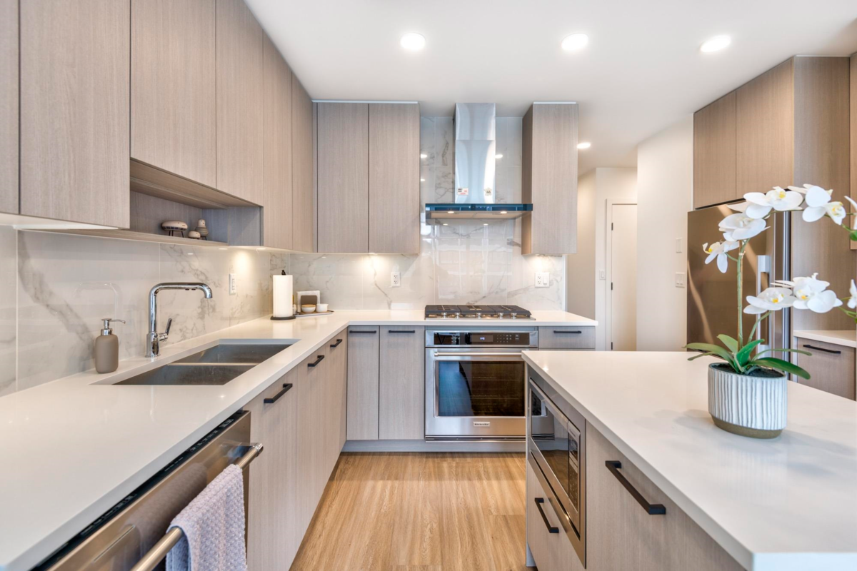 Primary Bathroom Photo of 603 555 Sydney Avenue, Coquitlam, BC