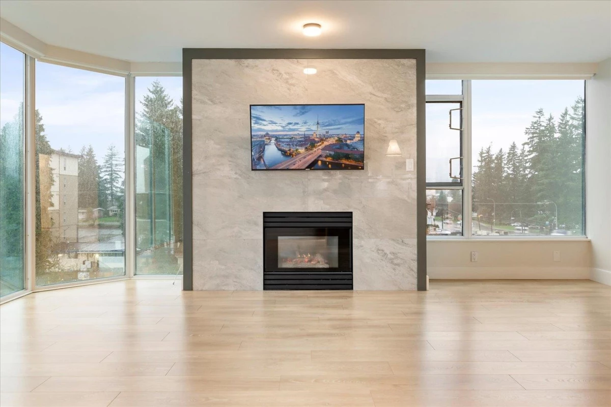 Breakfast Nook Photo of 504 32330 South Fraser Way, Abbotsford, BC