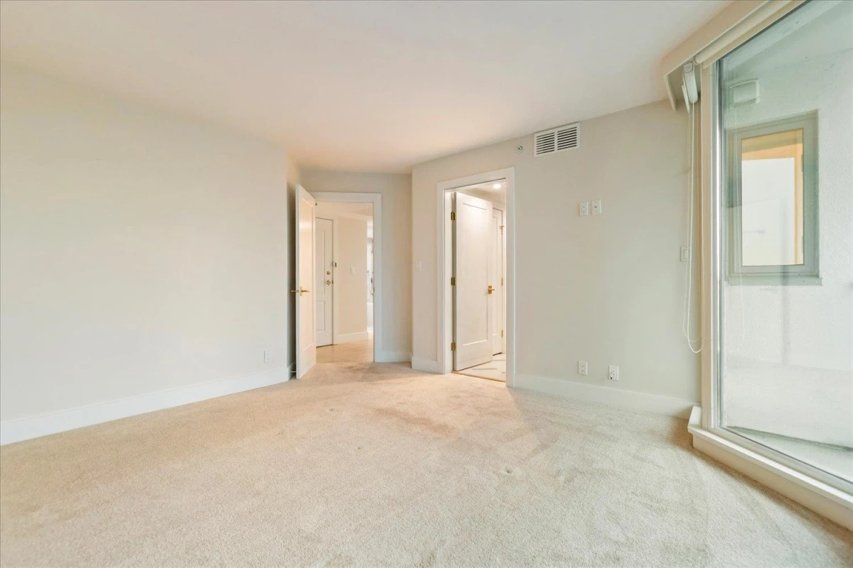 Staircase Photo of 504 32330 South Fraser Way, Abbotsford, BC