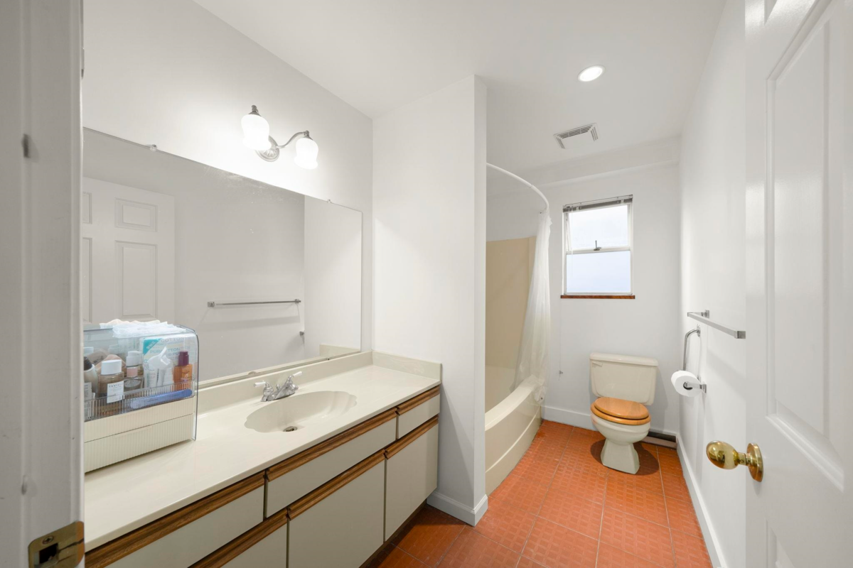 Backyard Photo of 3206 E 25th Avenue, Vancouver, BC