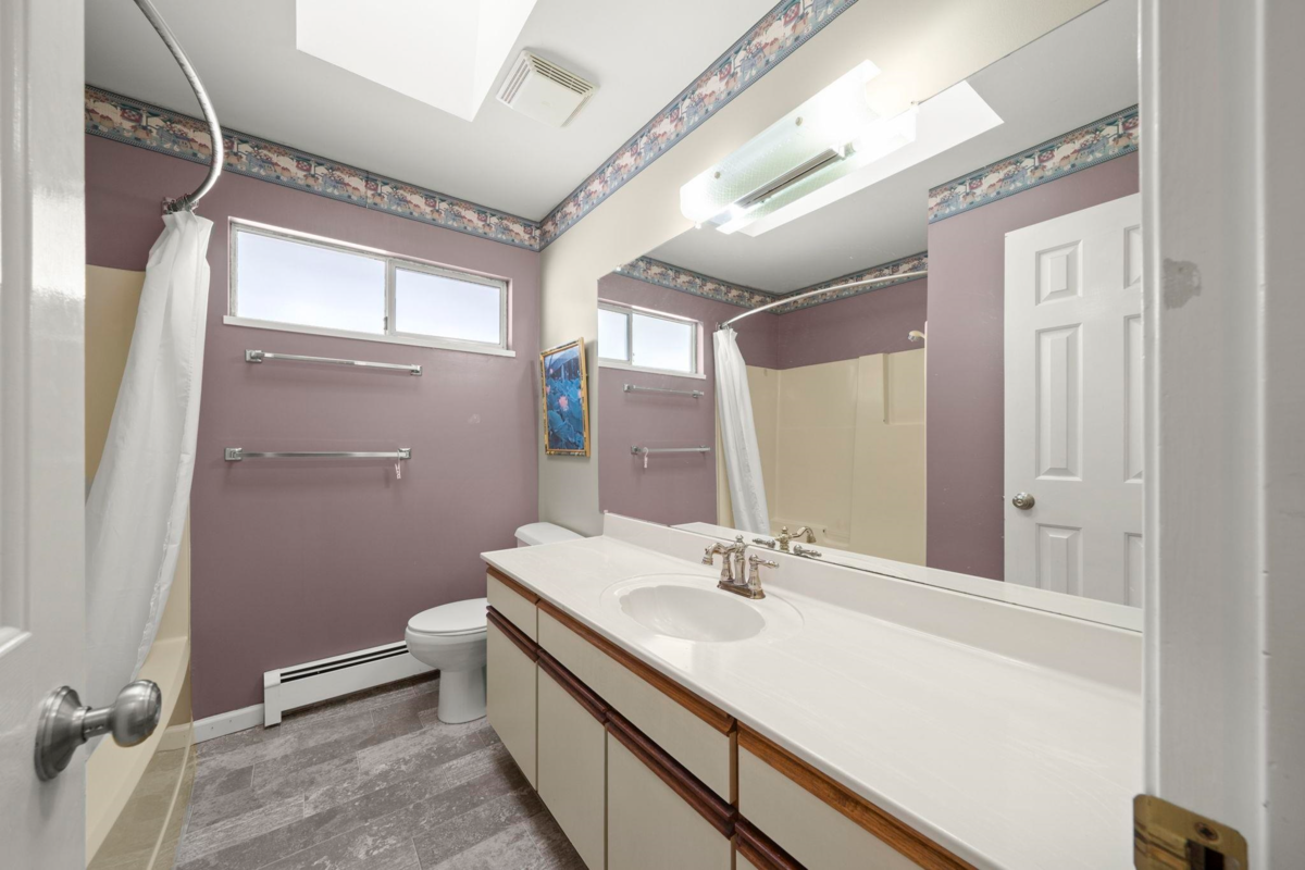 Kitchen Photo of 3206 E 25th Avenue, Vancouver, BC