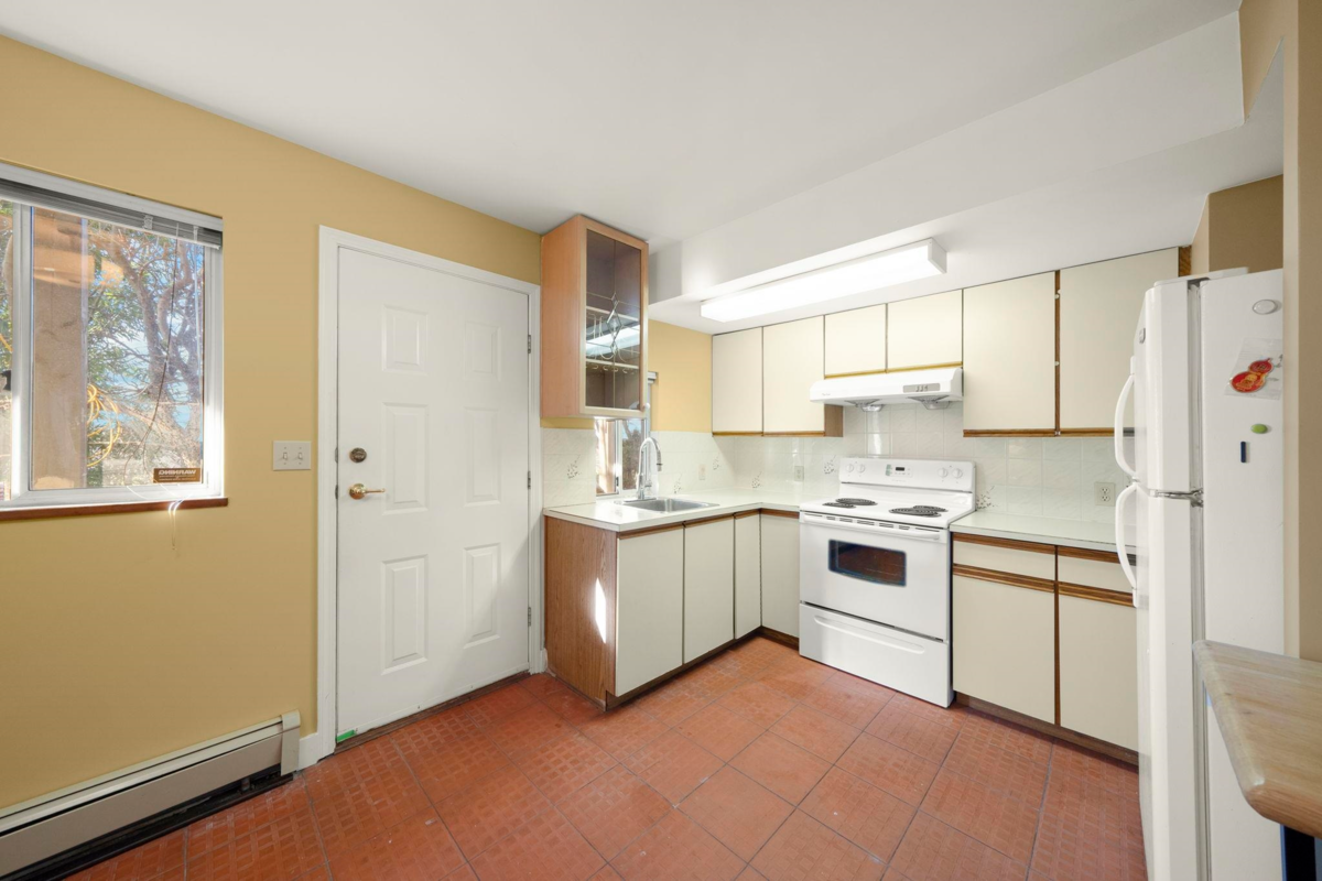 Outdoor Deck Photo of 3206 E 25th Avenue, Vancouver, BC