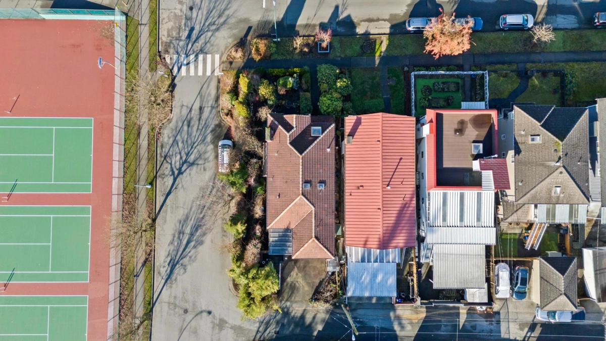 Powder Room Photo of 3206 E 25th Avenue, Vancouver, BC