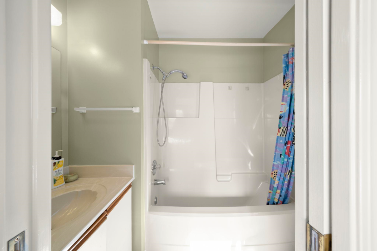 Primary Bedroom Photo of 3206 E 25th Avenue, Vancouver, BC