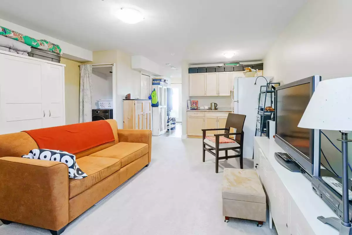 Breakfast Nook Photo of 2018 Fraser Avenue, Port Coquitlam, BC