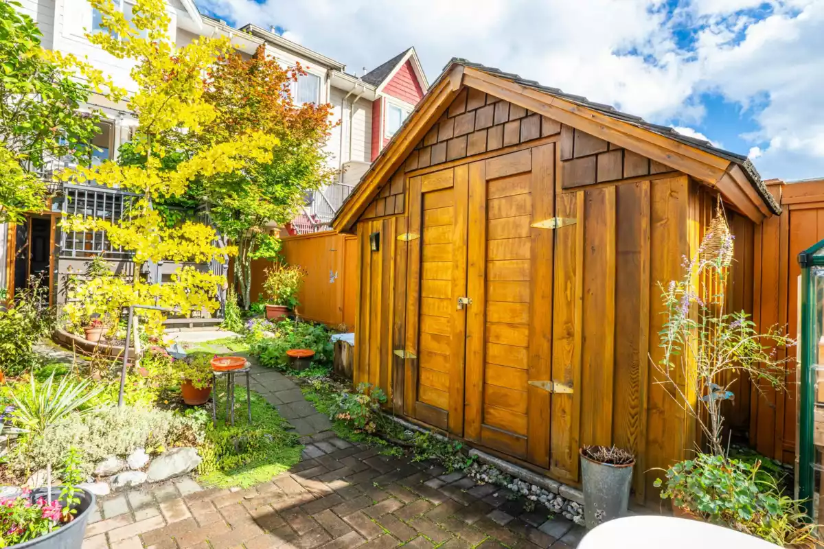 Front Yard Photo of 2018 Fraser Avenue, Port Coquitlam, BC