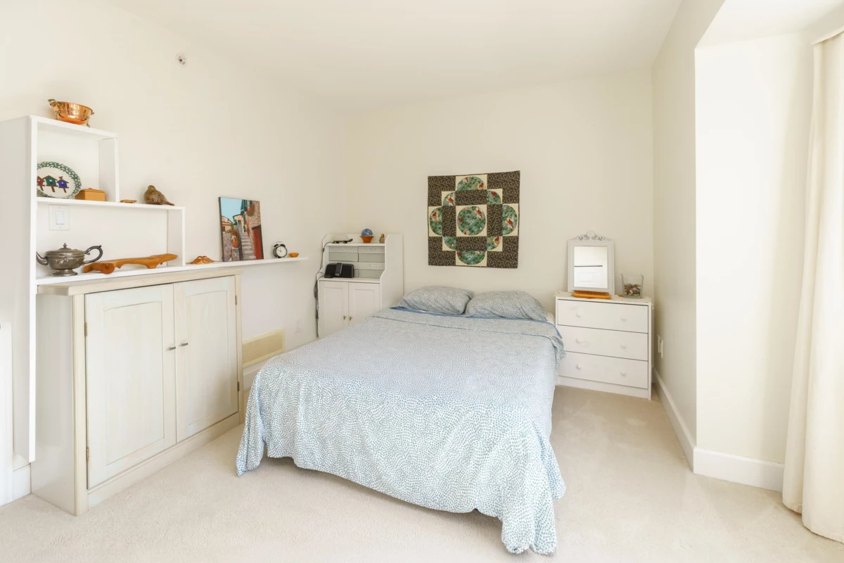 Laundry Room Photo of 2018 Fraser Avenue, Port Coquitlam, BC