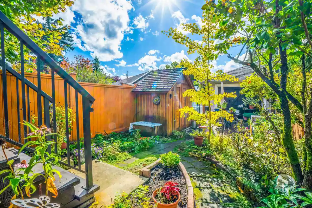 Swimming Pool Photo of 2018 Fraser Avenue, Port Coquitlam, BC