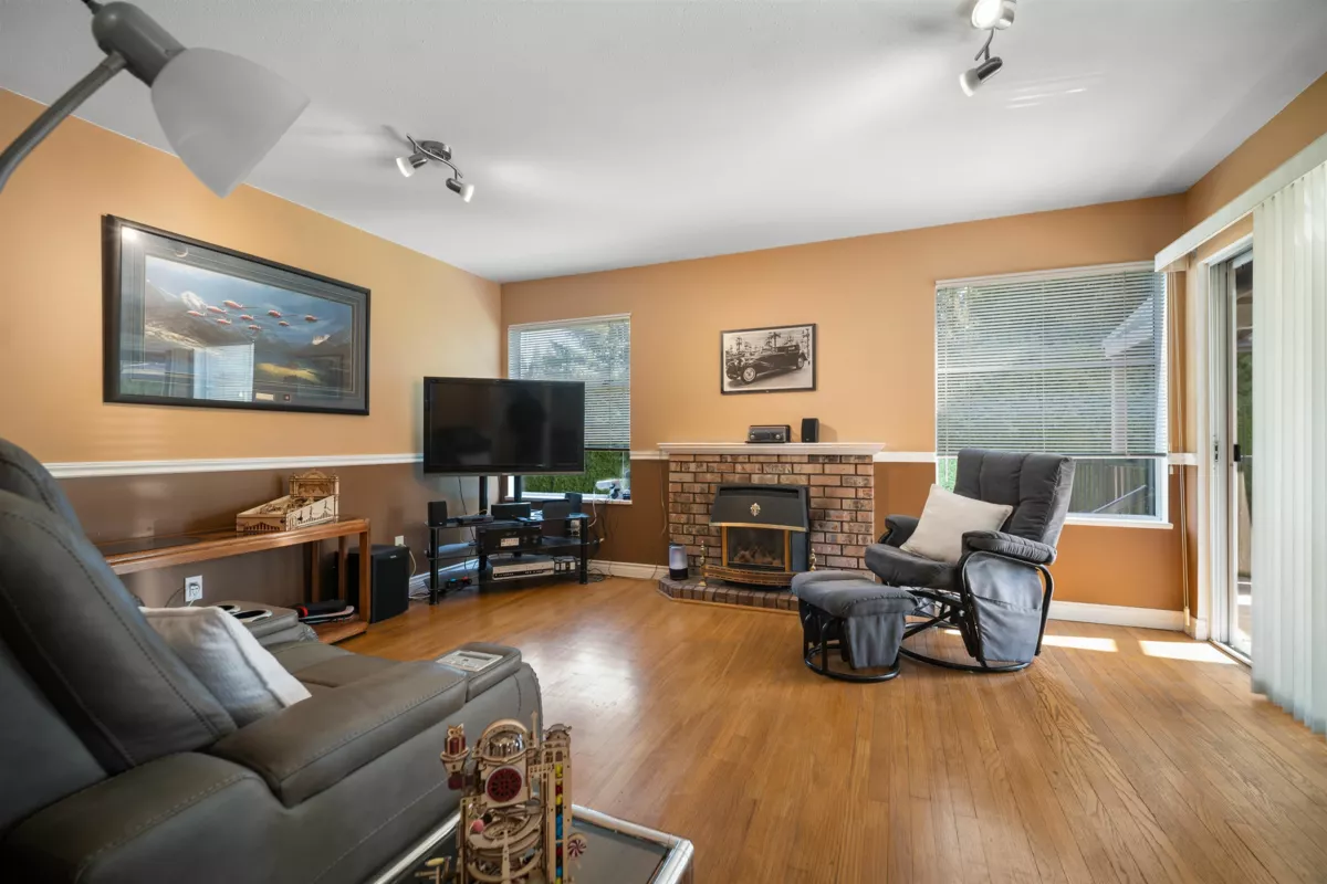 Bedroom 2 Photo of 9564 204a Street, Langley, BC