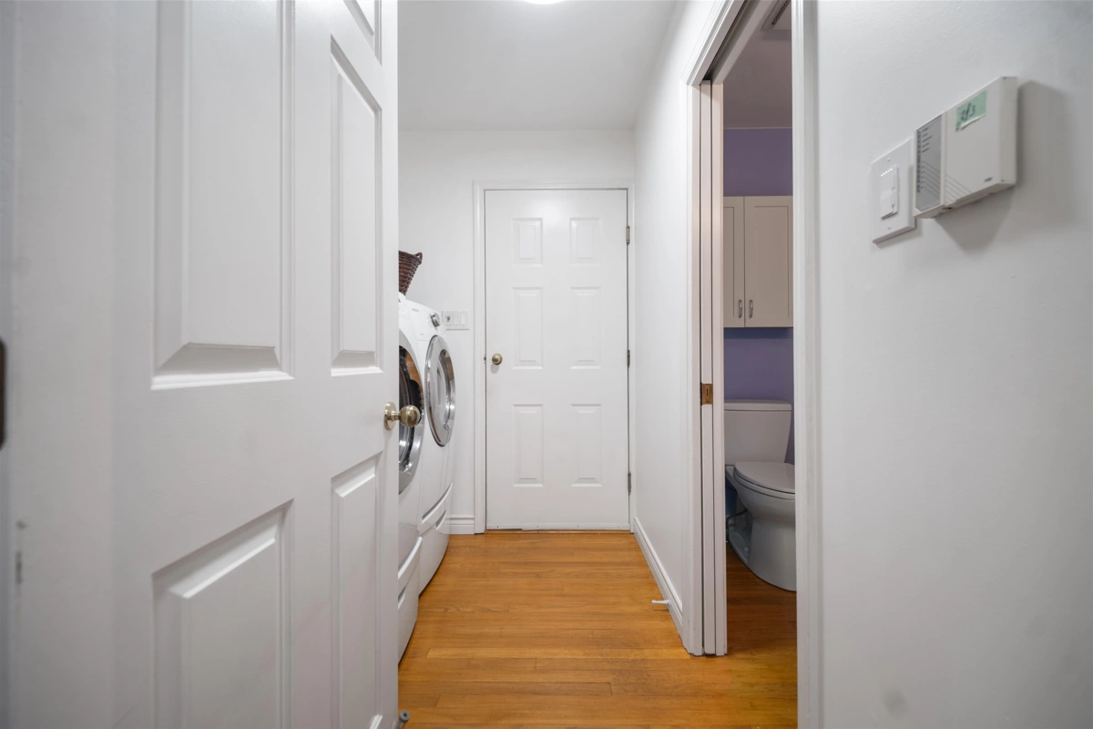 Guest Bathroom Photo of 9564 204a Street, Langley, BC