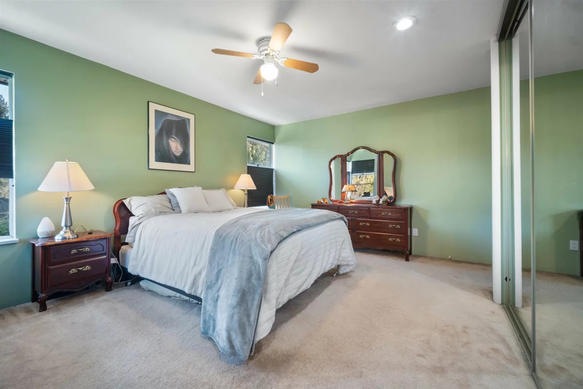 Powder Room Photo of 9564 204a Street, Langley, BC