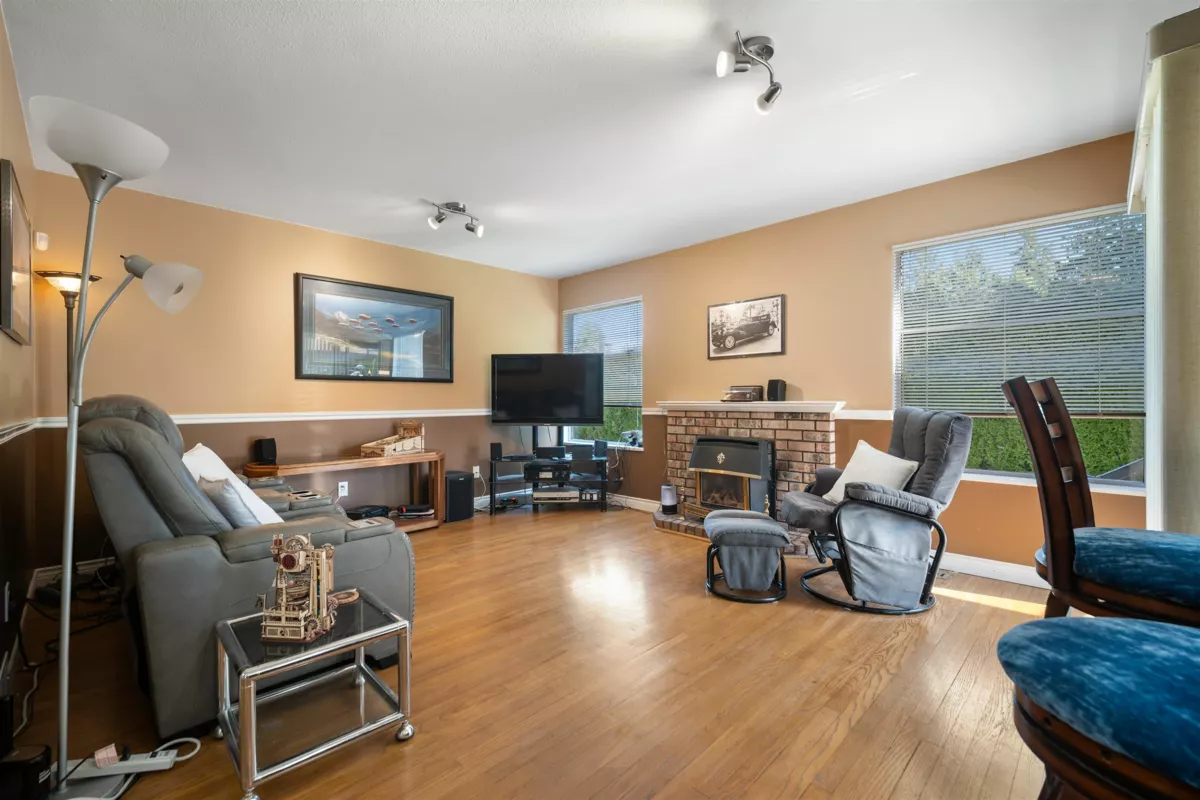 Walk-In Closet Photo of 9564 204a Street, Langley, BC