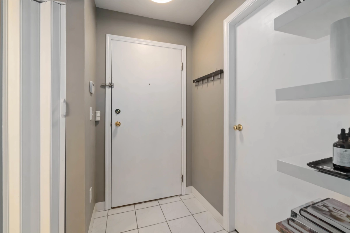 Hallway Photo of 105 509 Carnarvon Street, New Westminster, BC