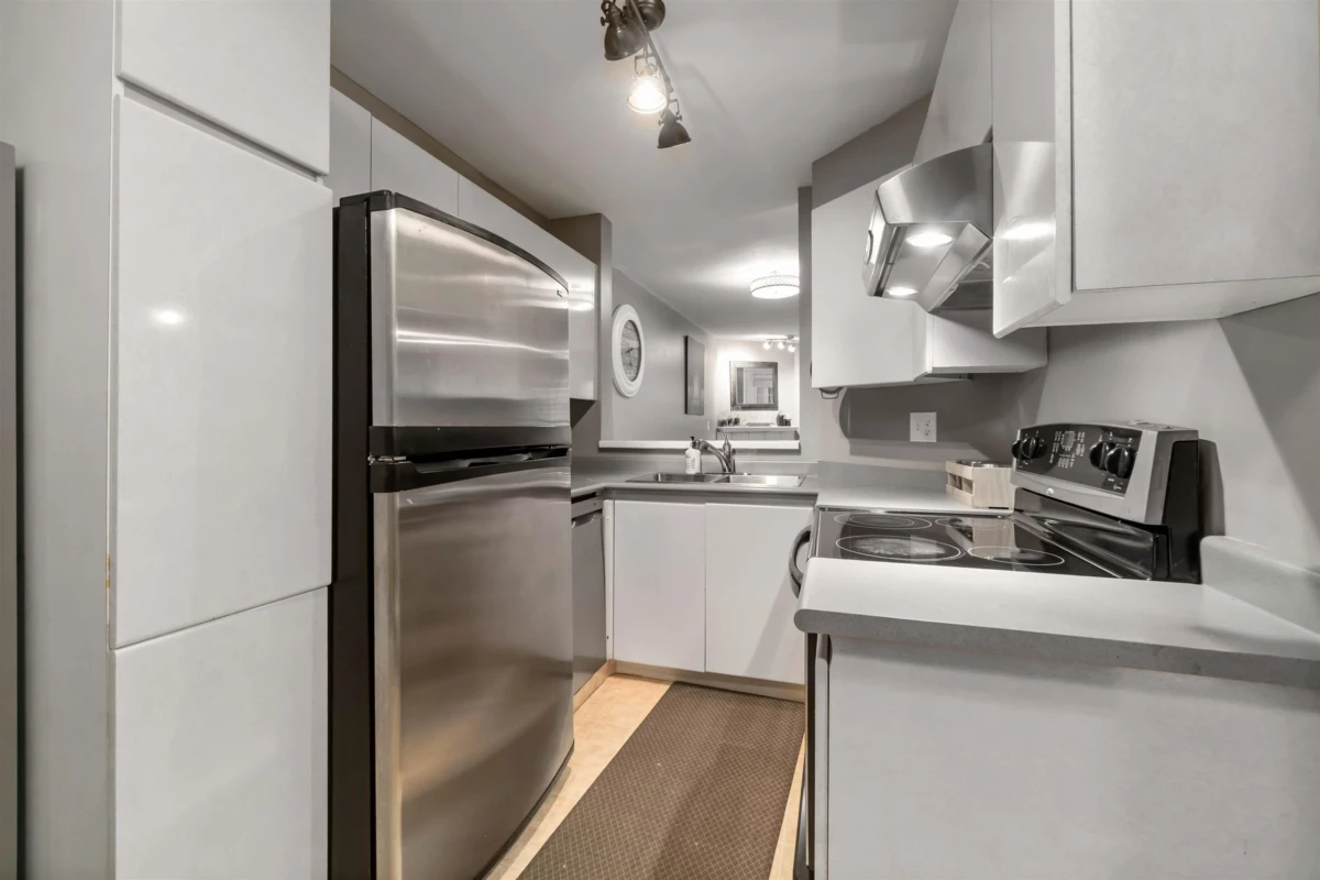 Kitchen Photo of 105 509 Carnarvon Street, New Westminster, BC