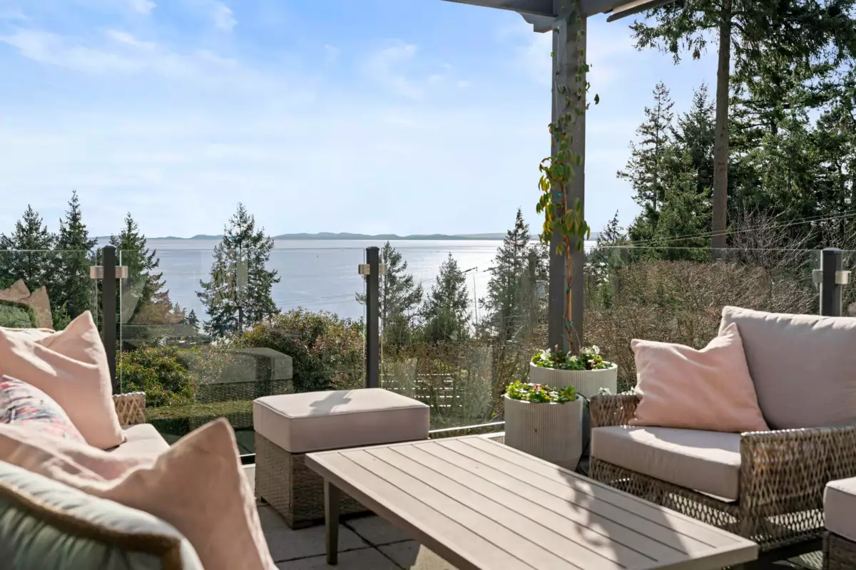 Dining Area Photo of 6215 Overstone Drive, West Vancouver, BC