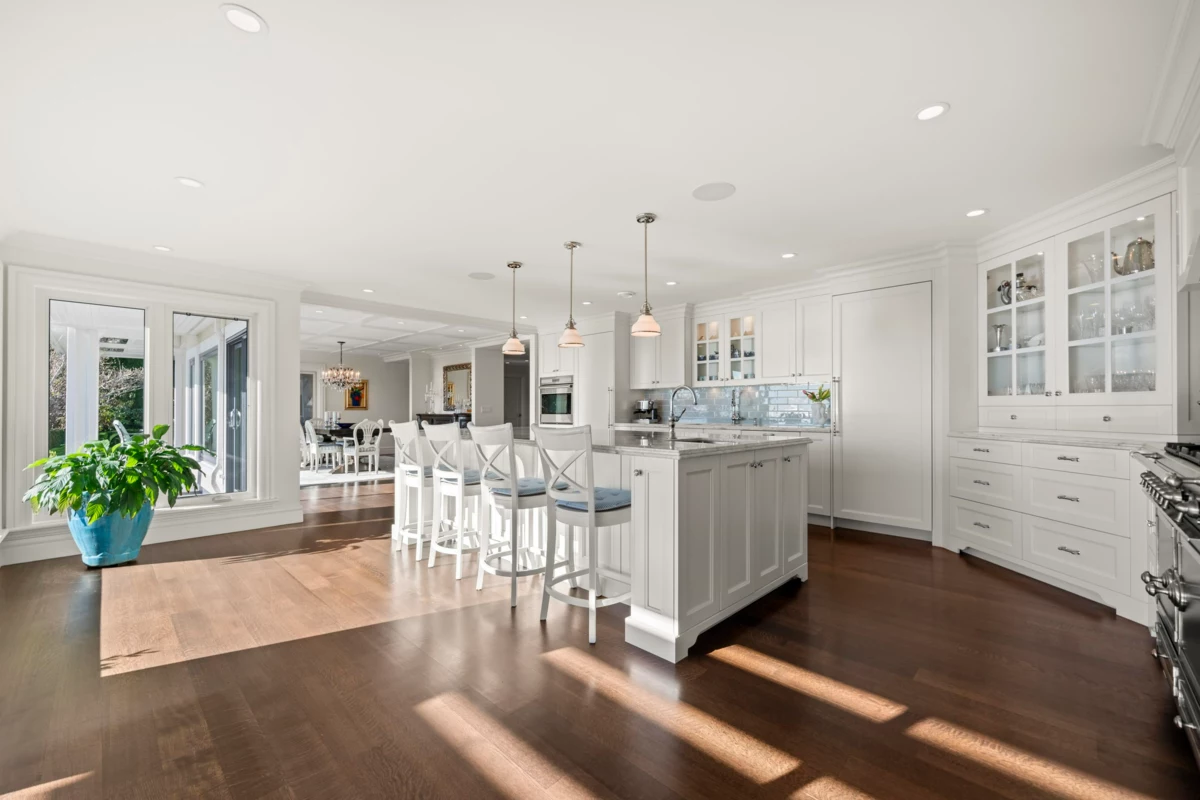 Guest Bathroom Photo of 6215 Overstone Drive, West Vancouver, BC