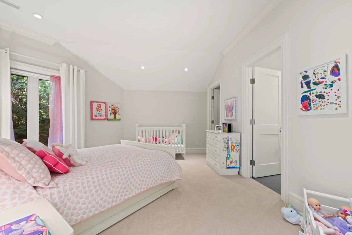 Neighborhood Park Photo Near 6215 Overstone Drive, West Vancouver, BC