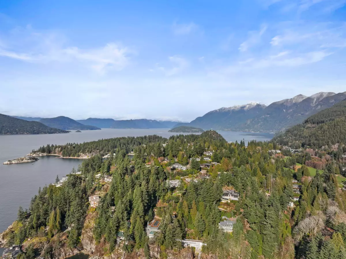 Playground / Recreational Area Near 6215 Overstone Drive, West Vancouver, BC