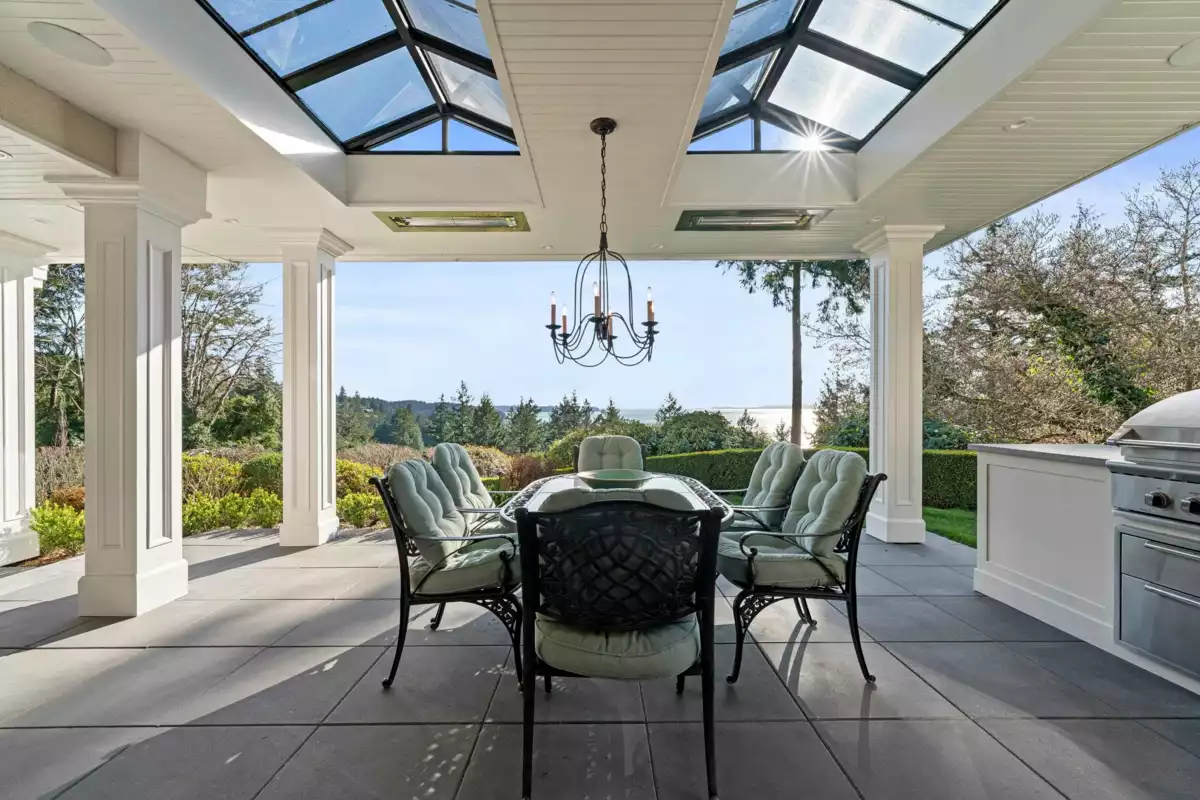 Staircase Photo of 6215 Overstone Drive, West Vancouver, BC