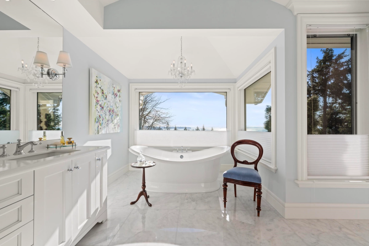 Swimming Pool Photo of 6215 Overstone Drive, West Vancouver, BC