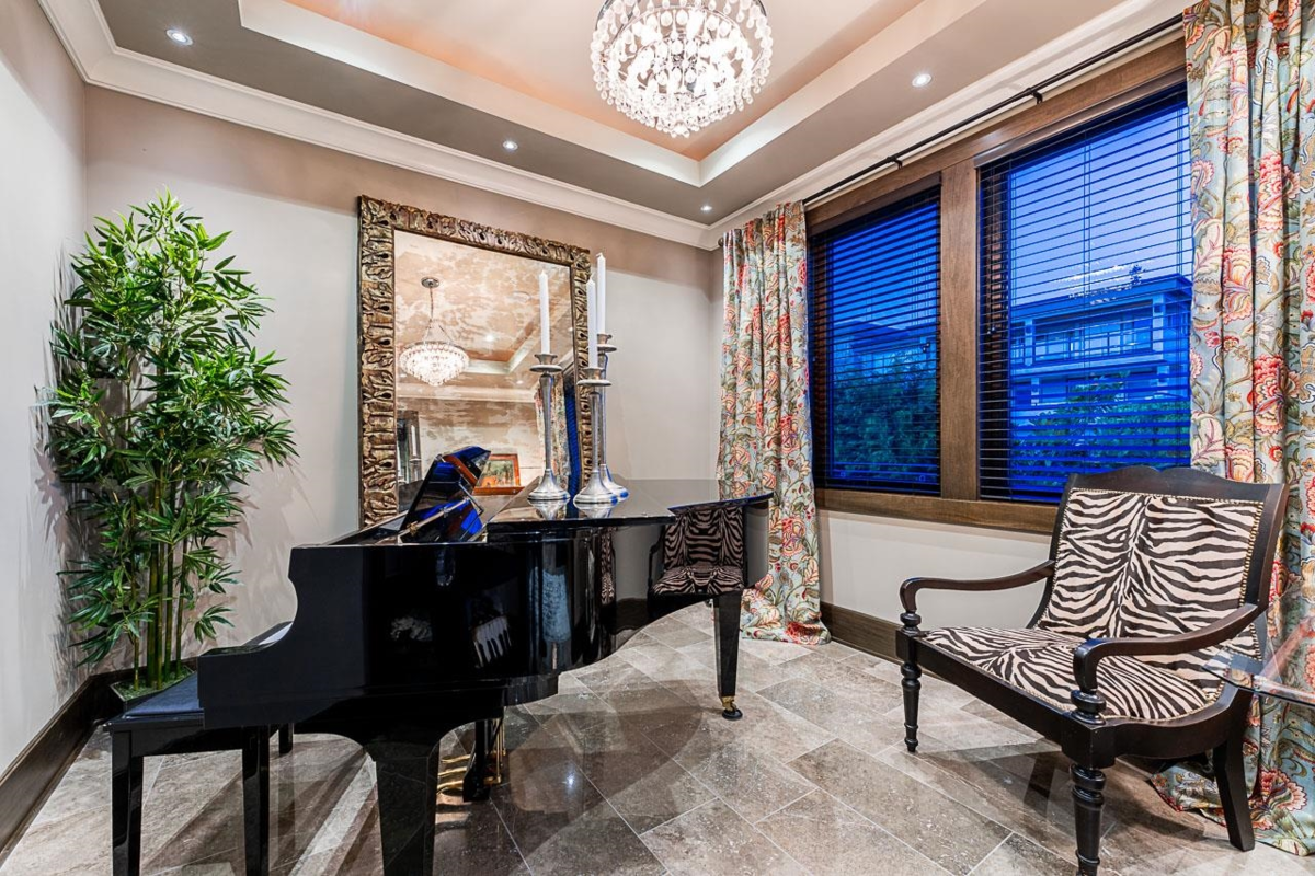 Basement Recreation Room Photo of 15567 Pacific Avenue, White Rock, BC