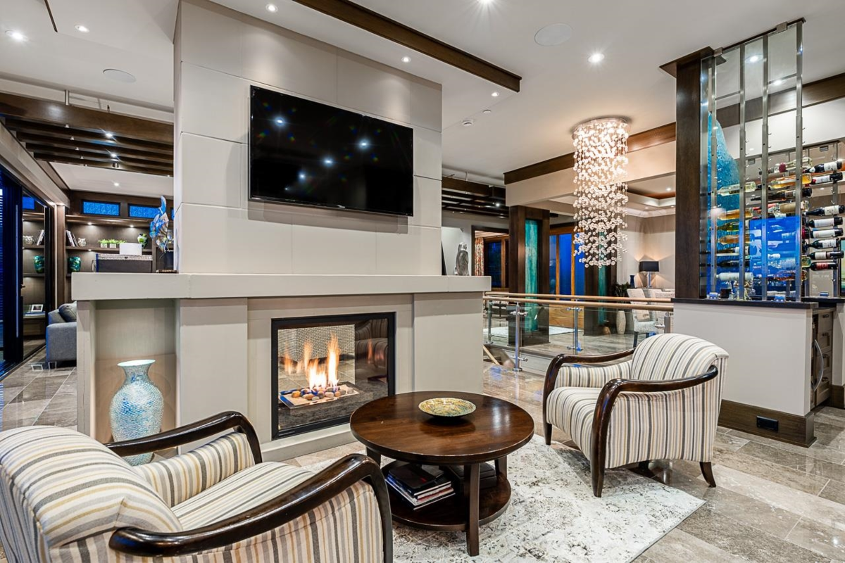 Breakfast Nook Photo of 15567 Pacific Avenue, White Rock, BC