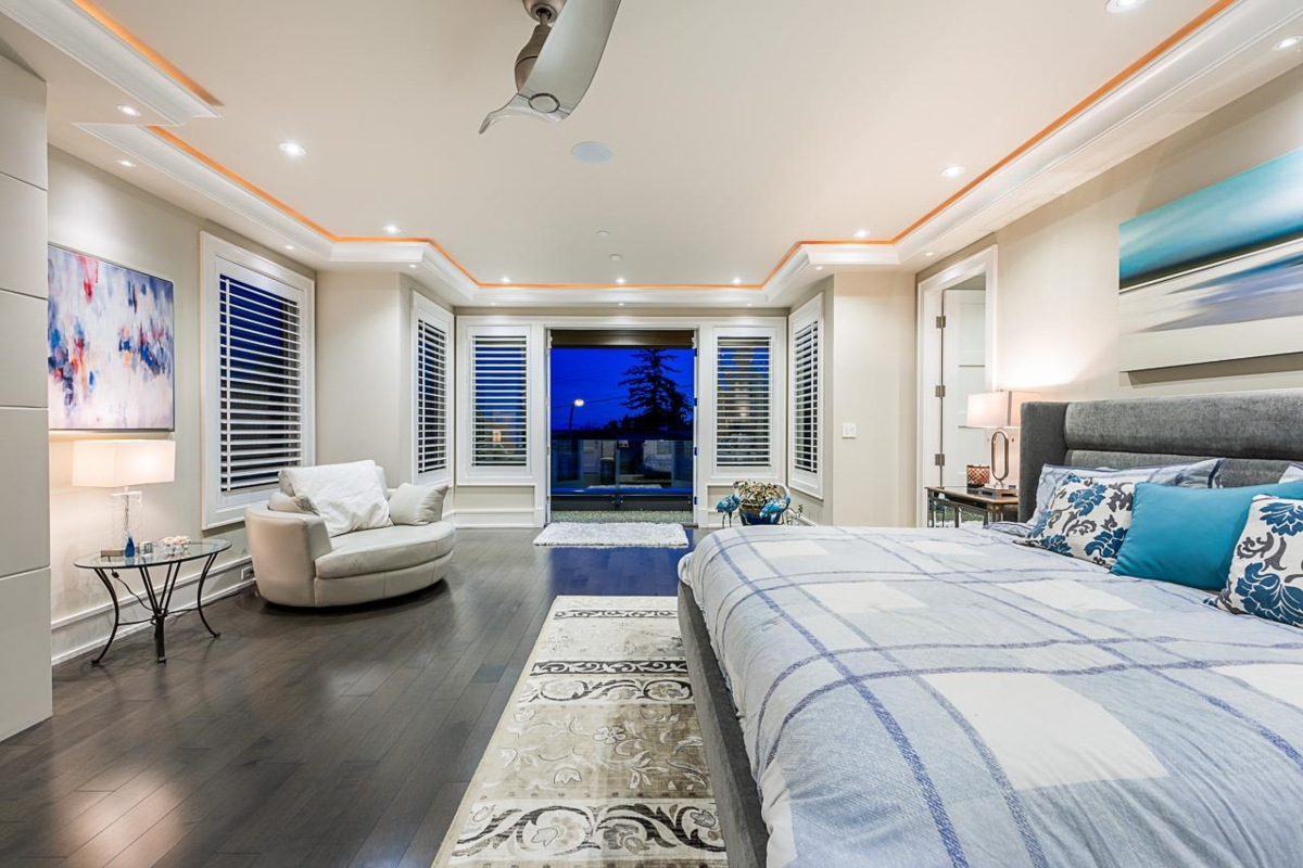 Staircase Photo of 15567 Pacific Avenue, White Rock, BC