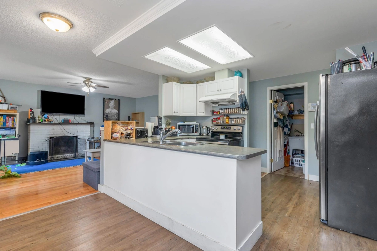 Living Room Photo of 34494 Merlin Drive, Abbotsford, BC