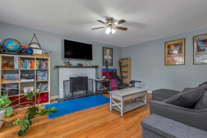 Kitchen Island Photo of 34494 Merlin Drive, Abbotsford, BC