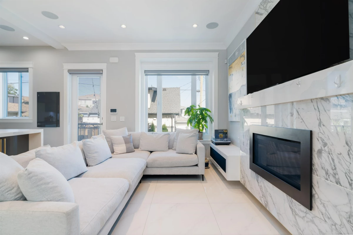 Powder Room Photo of 2783 E 27th Avenue, Vancouver, BC