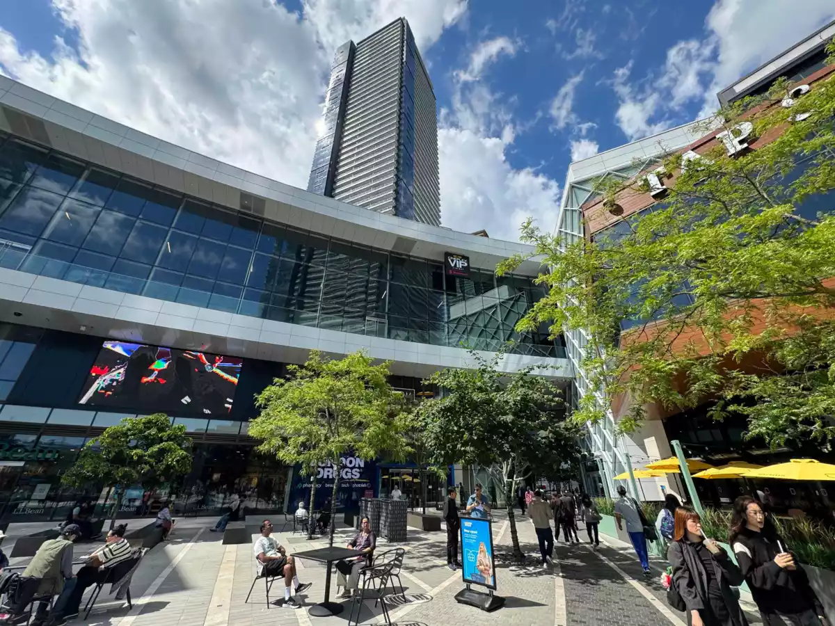 Hot Tub / Spa Photo of 2609 1955 Alpha Way, Burnaby, BC