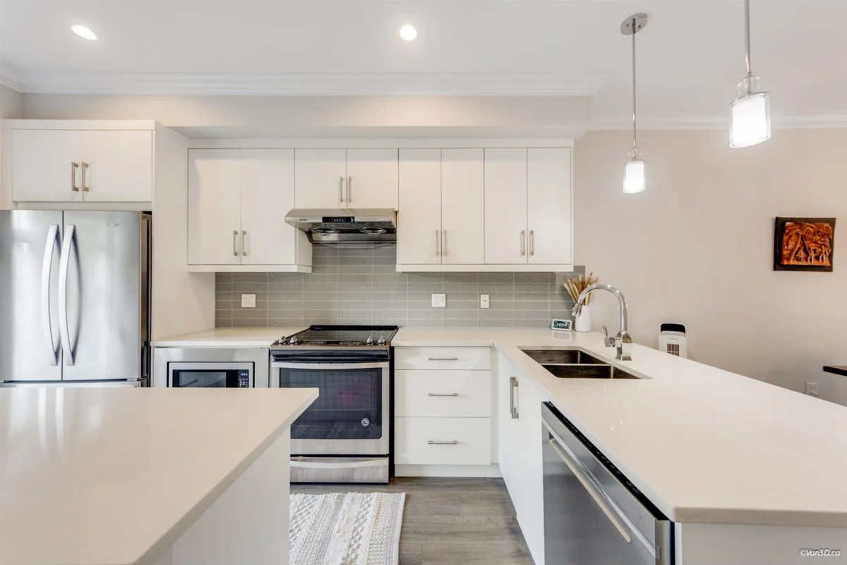 Bedroom 3 Photo of 2 13328 96 Avenue, Surrey, BC