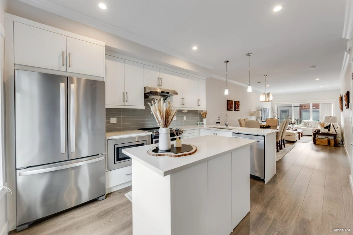 Breakfast Nook Photo of 2 13328 96 Avenue, Surrey, BC