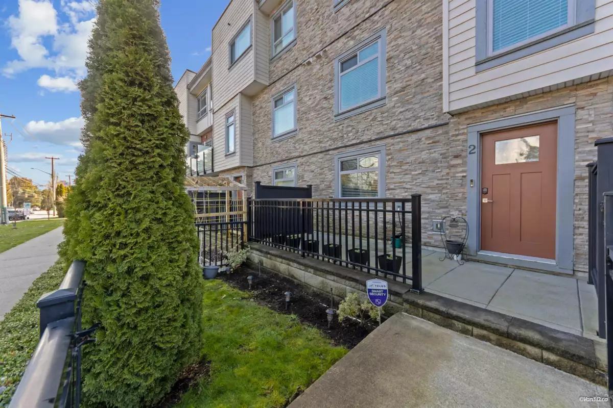 Dining Area Photo of 2 13328 96 Avenue, Surrey, BC