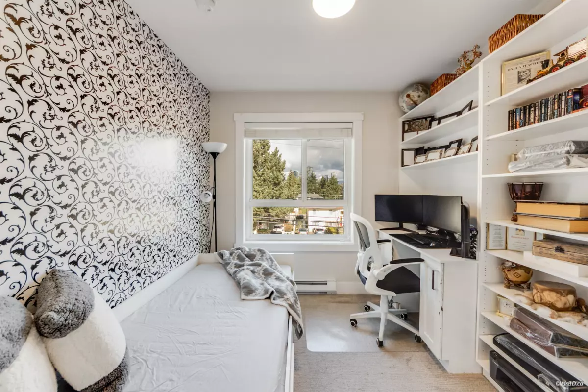 Mudroom Photo of 2 13328 96 Avenue, Surrey, BC