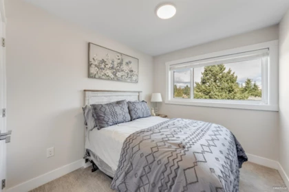 Basement Recreation Room Photo of 2 13328 96 Avenue, Surrey, BC