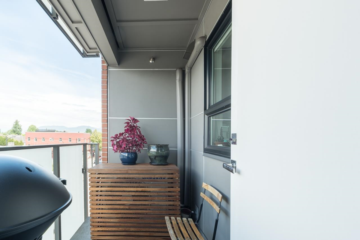 Laundry Room Photo of 306 202 E 24th Avenue, Vancouver, BC