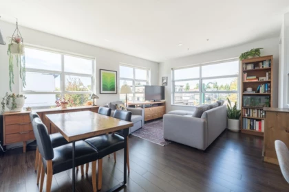 Kitchen Island Photo of 306 202 E 24th Avenue, Vancouver, BC