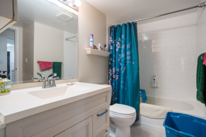 Primary Bathroom Photo of 111 7297 Moffatt Road, Richmond, BC
