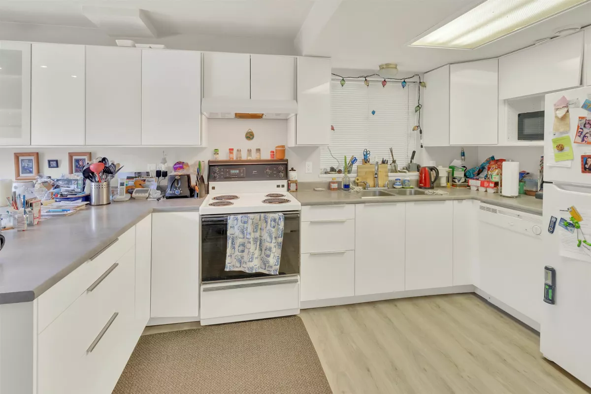 Entry Foyer Photo of 1655 Mcpherson Drive, Port Coquitlam, BC