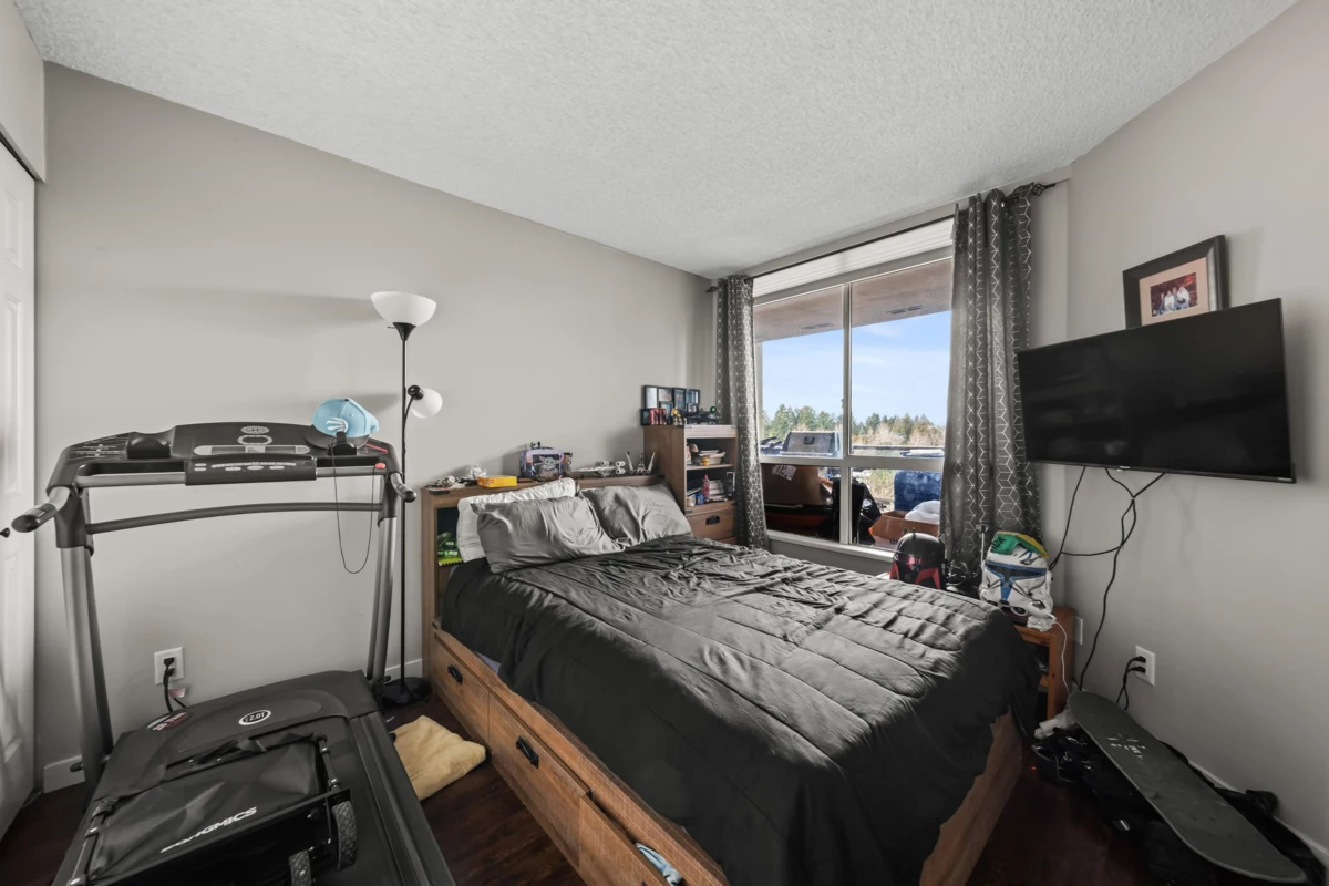 Bedroom 3 Photo of 806 14881 103a Avenue, Surrey, BC